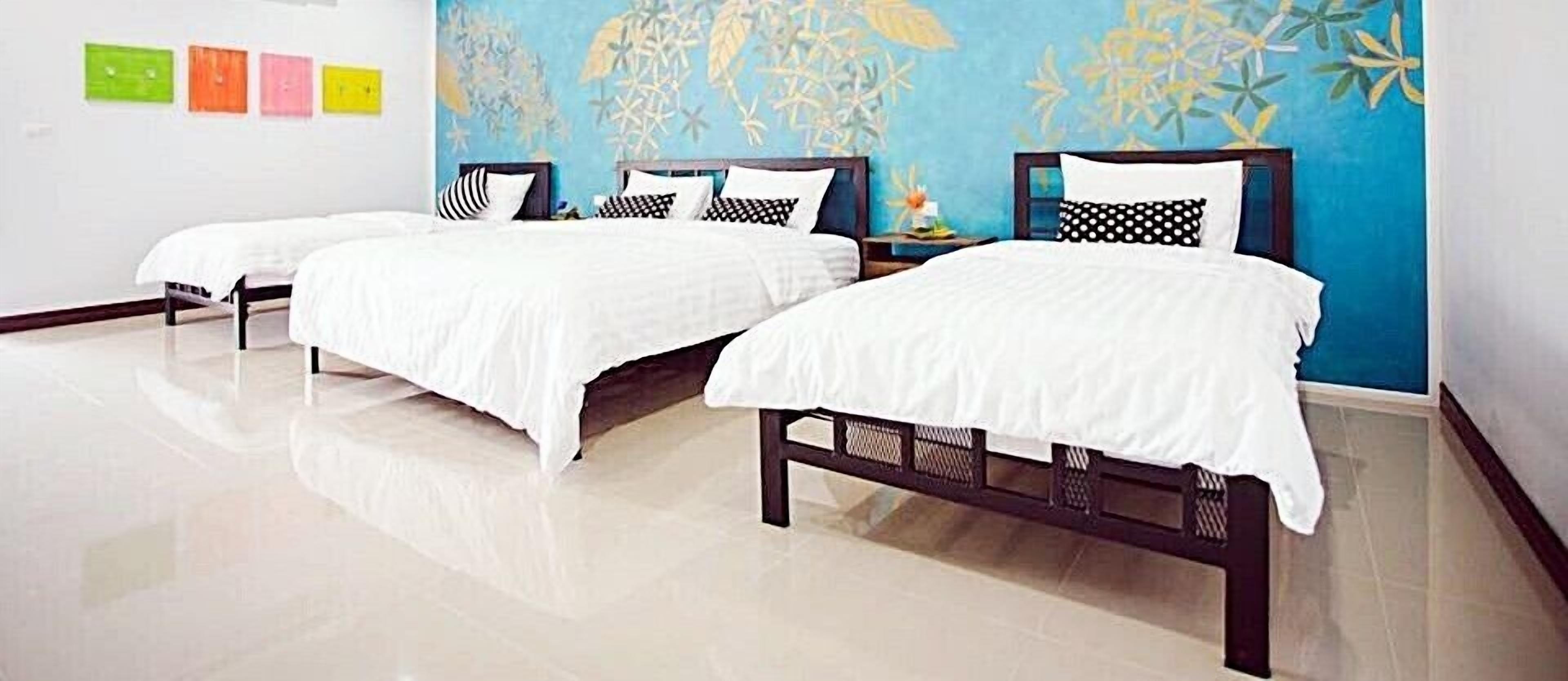 Grand Villa | Desk, blackout curtains, rollaway beds, free WiFi