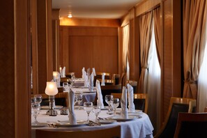 Restaurant - Jaz Monarch Nile Cruise - Every Monday from Luxor for 07 and 04 Nights - Every Friday From Aswan for 03 Nights (Luxor)