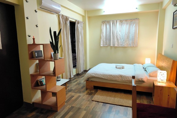 Standard Room, 1 Queen Bed | Individually decorated, individually furnished, laptop workspace