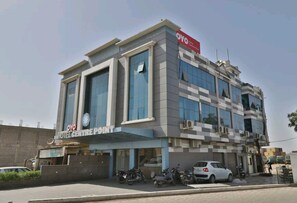 Front of property - Hotel Centre Point (Mundra)