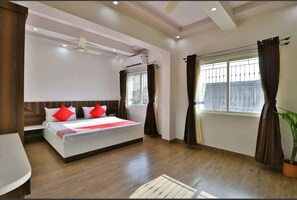 Luxury Double Room | City view - Hotel Centre Point (Mundra)