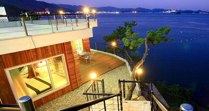 Namhae Ara Club Pension