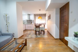 TV - Comfortable Apartment with Courtyard in Motril (Motril)
