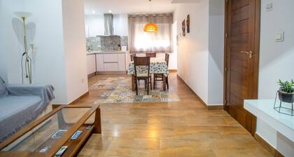 Appartement Confortable avec Cour Ă Motril