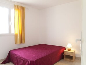 1 bedroom, iron/ironing board, free WiFi
