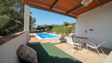 Family House, 2 Bedrooms (Casa del Guarda) | Garden view