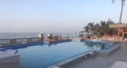 EXCLUSIVE MEDITTERRANEAN BEACH FRONT VILLA PRĂS D'ACCRA, GHANA