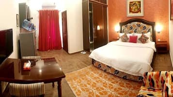 Suite | 2 bedrooms, premium bedding, down duvets, Select Comfort beds