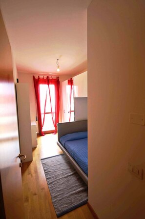 2 chambres, fer et planche à repasser, Wi-Fi, literie fournie