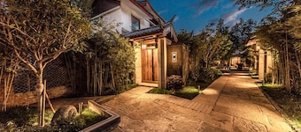 Leliving Butterfly Resort Lijiang