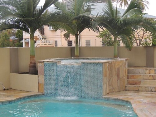 Kristin's Place  in Bon Accord, Mins To Airport,Major Beaches,Island Tour
