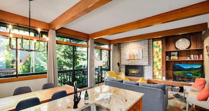 SPRING SALE- Blissfully Convenient Condo- Walk to Main Street!