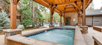 Blissfully Convenient Condo - walk to the Quicksilver lift, walk to Main Street!