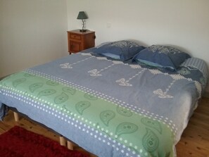 4 chambres, fer et planche à repasser, Wi-Fi, draps fournis