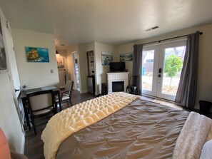 1 bedroom, desk, iron/ironing board, free WiFi - Refreshing and relax (Redding)