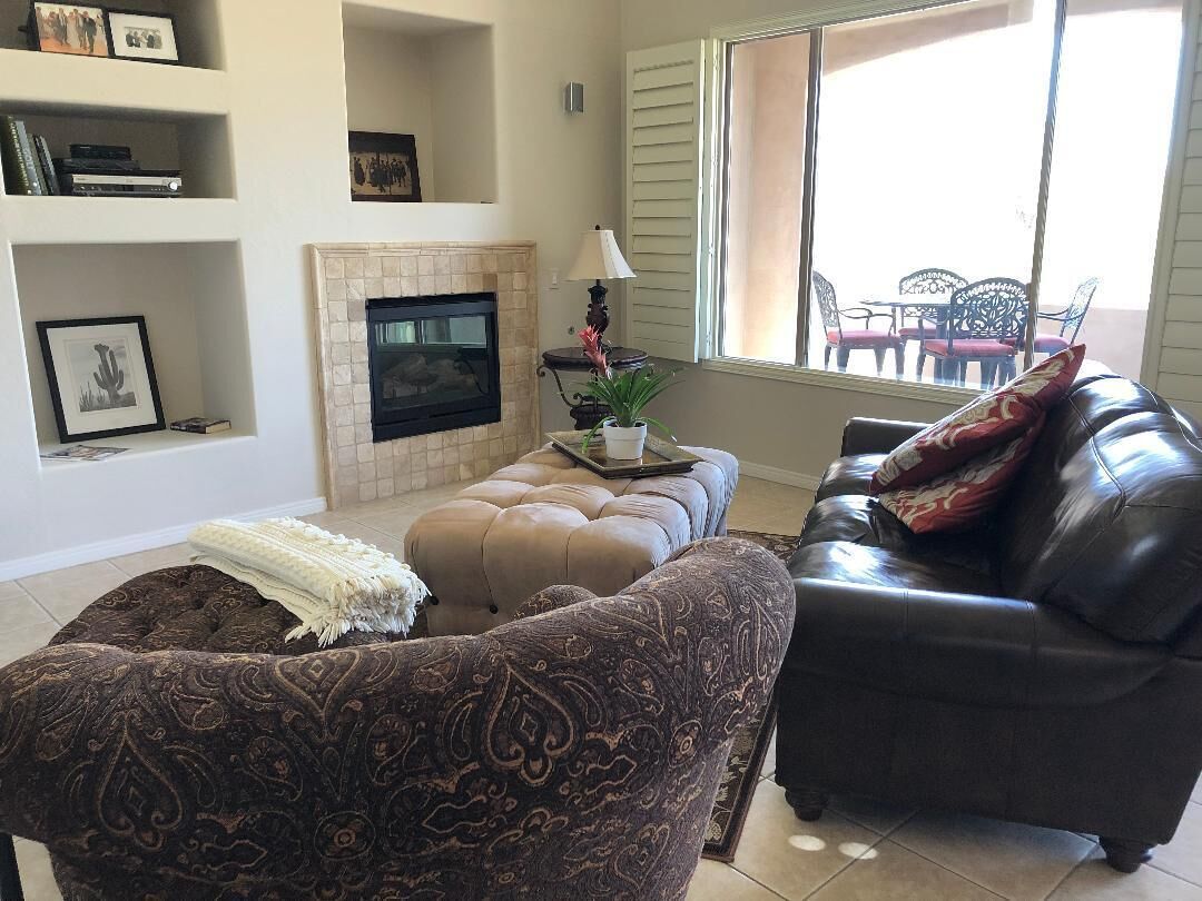 Beautifully renovated N. Scottsdale 2+ bedroom/2.5 bath condo with golf views