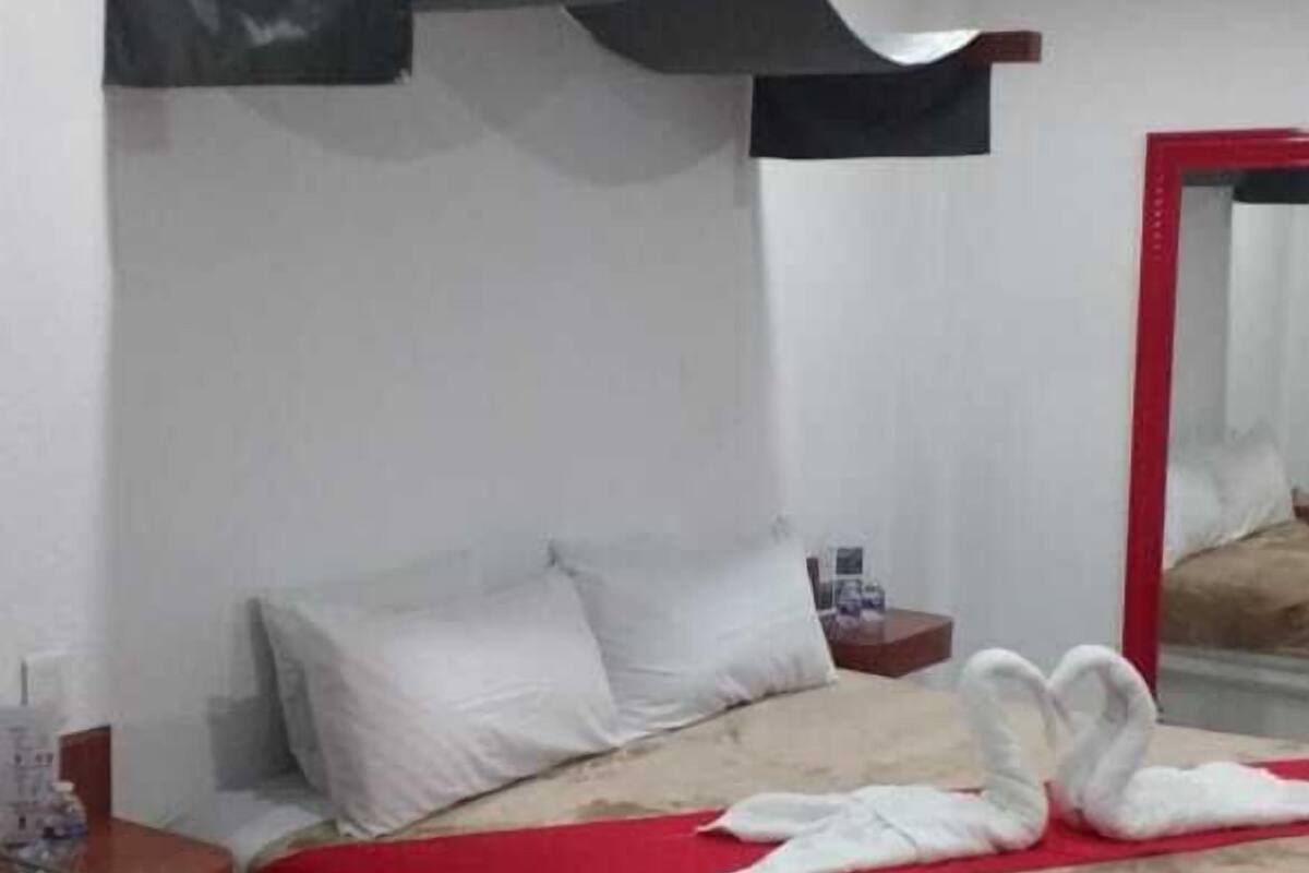 Quarto casal conforto | Wi-Fi de cortesia, roupa de cama