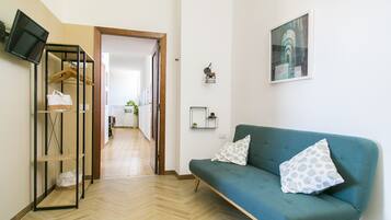 Family Room | Room amenity