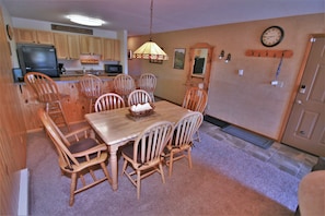 Dining - Condo w/ clubhouse hot tub/gym; on Free Shuttle Route to Winter Park Ski Resort (Fraser)