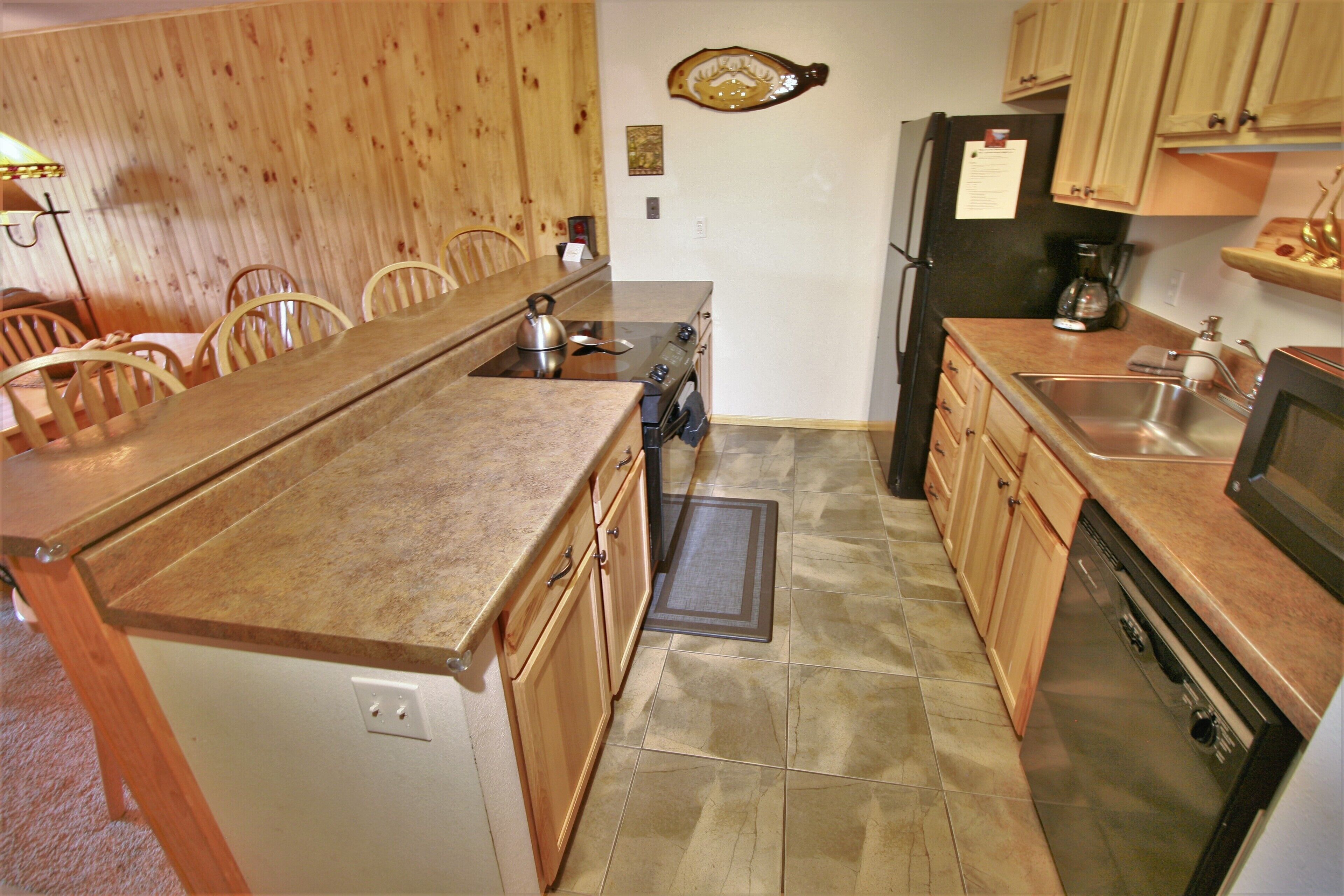 Condo w/ clubhouse hot tub/gym; on Free Shuttle Route to Winter Park Ski Resort