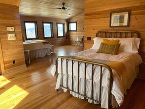 4 bedrooms, WiFi, bed sheets, wheelchair access