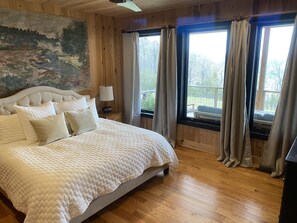 4 bedrooms, WiFi, bed sheets, wheelchair access - Family friendly modern cabin with extensive Mountain Views (Black Mountain)