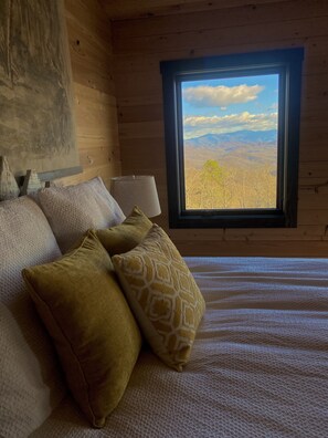 4 bedrooms, WiFi, bed sheets, wheelchair access