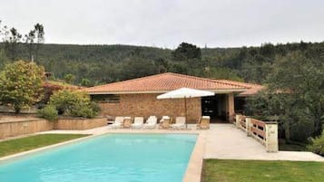Piscine extérieure