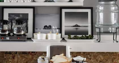 The Social House - Coliving & Hostel