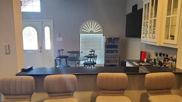 Bar (en el alojamiento)