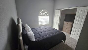 4 dormitorios, caja fuerte, wifi y ropa de cama