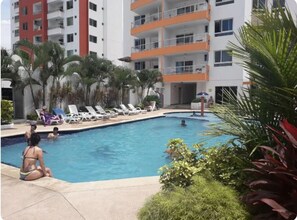 Pool - Departamento en piso 11 con terraza (Esmeralda)