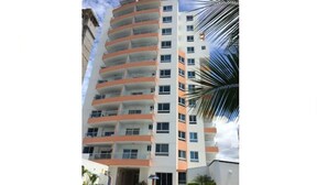 Exterior - Departamento en piso 11 con terraza (Esmeralda)