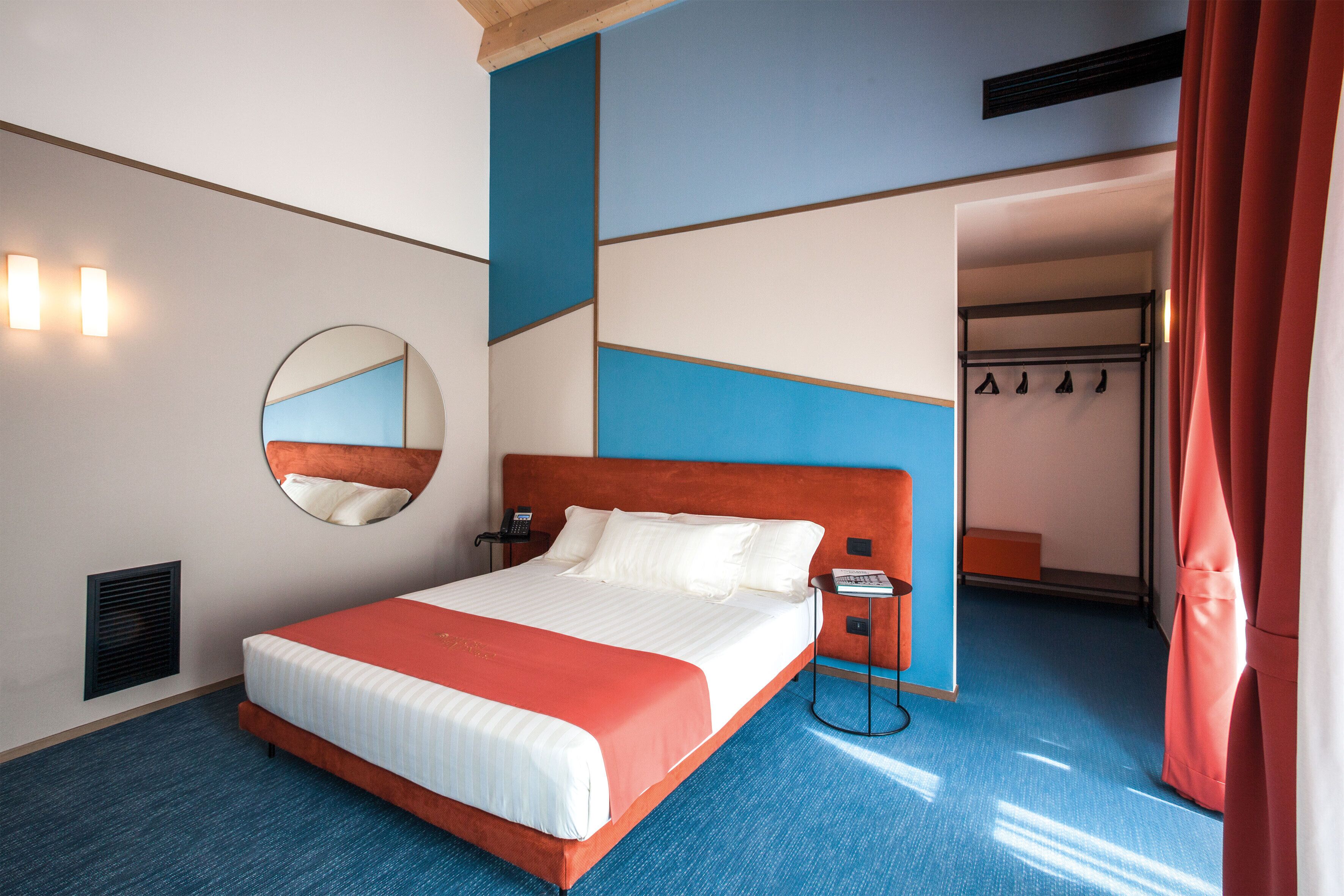 Premium bedding, down duvets, minibar, in-room safe