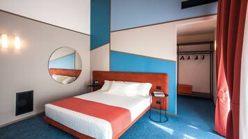 Premium bedding, down duvets, minibar, in-room safe