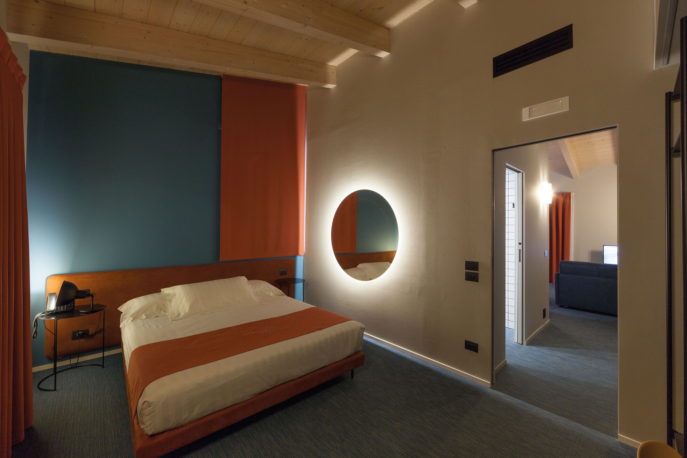 premium bedding, down duvets, minibar, in-room safe