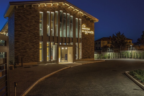 Fasade – kveld/natt