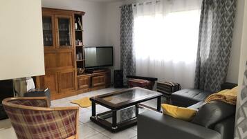 Télévision, cheminée