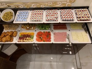 Desayuno estilo bufé