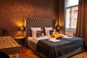 2 Schlafzimmer, Schreibtisch, Bügeleisen/Bügelbrett, Reisekinderbett