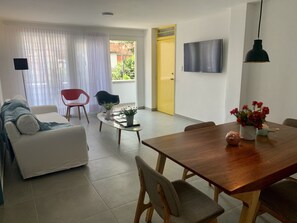 City Apartment, 2 Bedrooms, Balcony (301) | Living area