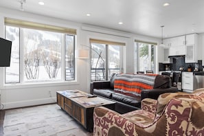 スマートテレビ、暖炉