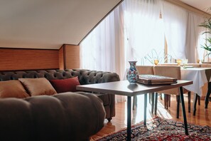 2 bar/lounge