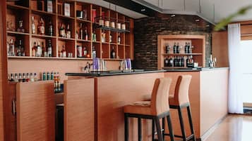2 bar/lounge