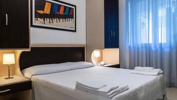 2 室のベッドルーム、WiFi