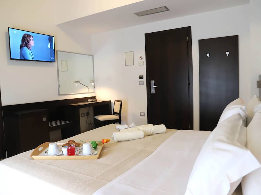 Classic Double or Twin Room | Desk, laptop workspace, blackout drapes, free WiFi