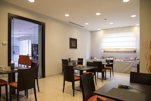 Free daily buffet breakfast