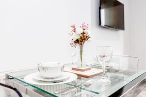 Dining - Flat 5 · Stunning 2-Bed Notting Hill Portobello Apartment (London)