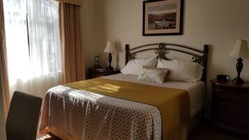 1 bedroom, desk, iron/ironing board, free WiFi