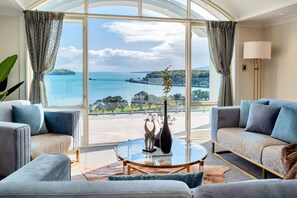 Villa, 4 Bedrooms | Living area | Smart TV, Netflix, streaming services - Magnificent Harbour View Villa in Orakei (Auckland)